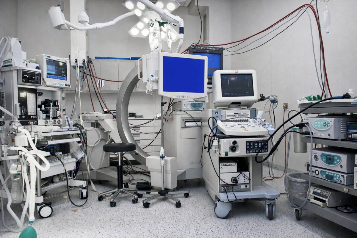 Медичне обладнання для клініки